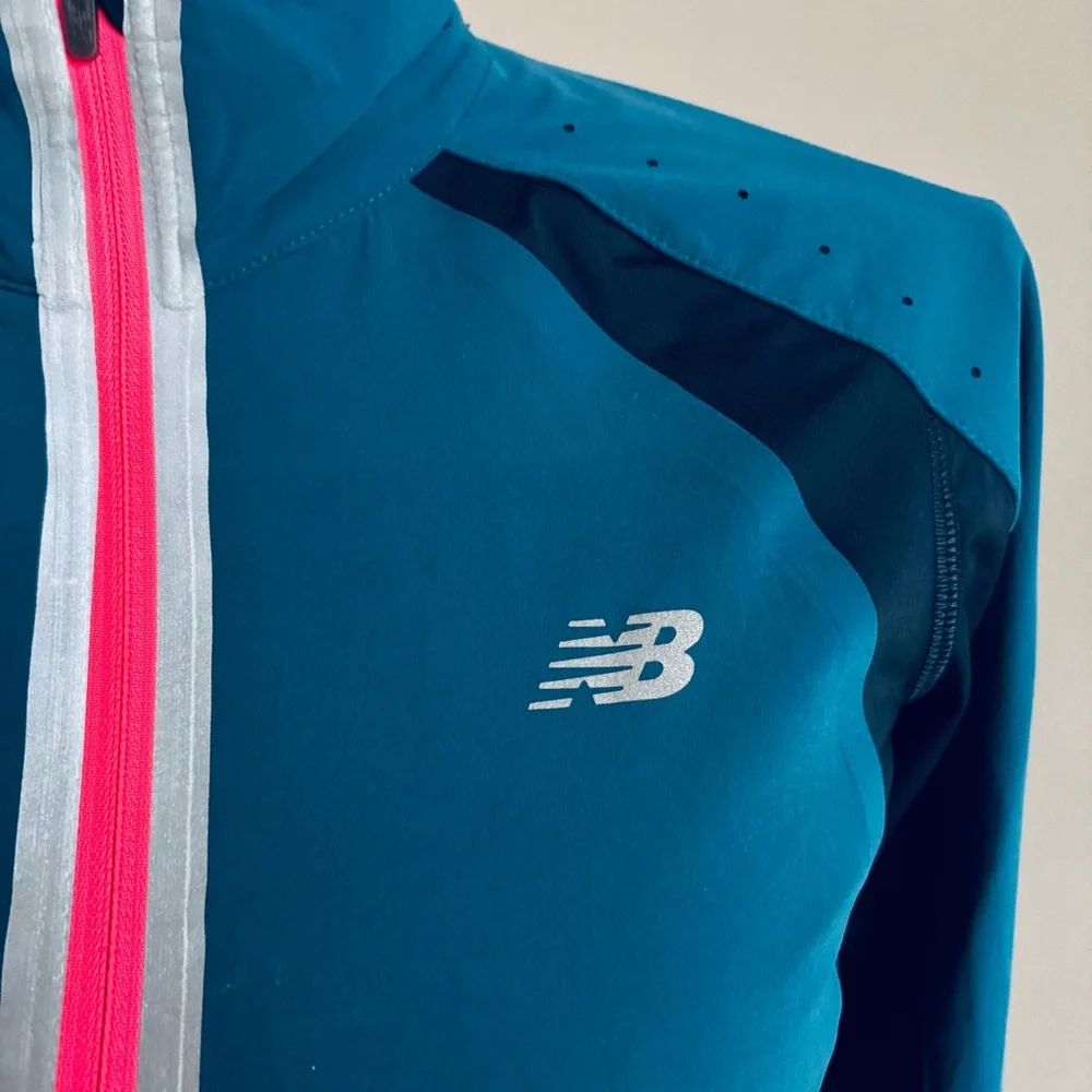 New Balance Women’s Precision Run Jacket XS Teal/Navy Blue - Picture 3 of 9